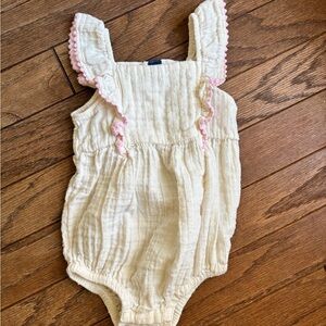 Old navy girls muslin cotton romper Swiss dot size 18-24 months